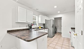 612 Seymour St, Aberdeen, NC 28315