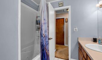 27 Carver St, Bayville, NJ 08721