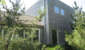 54 Gardiner Dr, Amagansett, NY 11930