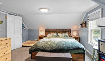 74 Algonquin Rd, East Providence, RI 02916