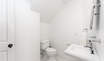 575 Tuckerman Ave 1, Middletown, RI 02842