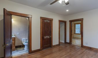 10 King St, Rockingham, VT 05101