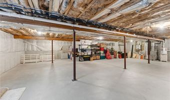 46 Somerset Cir, North Kingstown, RI 02852