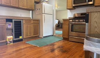1025 Seaman Ave, Beachwood, NJ 08722
