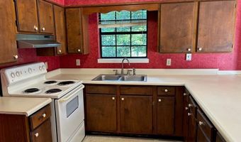 1351 Reynolds St, Bainbridge, GA 39817