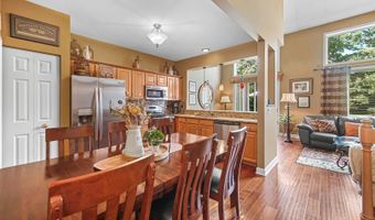 6 Waverly Ct, Algonquin, IL 60102