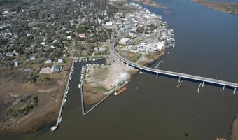 160 Ave C, Apalachicola, FL 32320