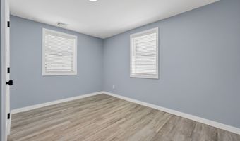 39 Spring Glen Rd, East Lyme, CT 06357