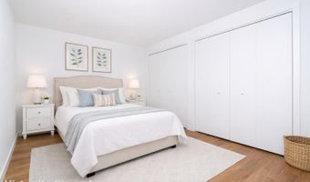 6 Daniels Dr, Danbury, CT 06811