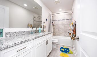 12452 SEA OAKS Ln 5, Berlin, MD 21811