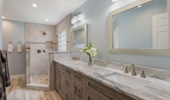 2113 KIRKLAND LAKE Dr, Auburndale, FL 33823