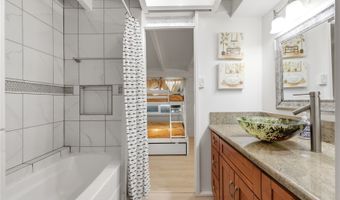 952 Holoholo St, Kailua, HI 96734