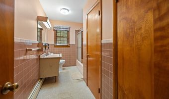 233 Mountain Rd, Cheshire, CT 06410