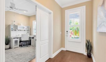 6420 SEASOUND Dr, Apollo Beach, FL 33572