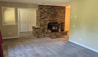 7930 Rolling Hills Dr, Athens, OH 45701