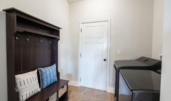 14115 Amanda Ln, Basehor, KS 66007