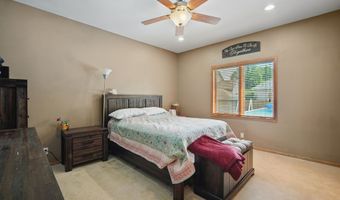 4942 Hemingway Dr, Ames, IA 50014
