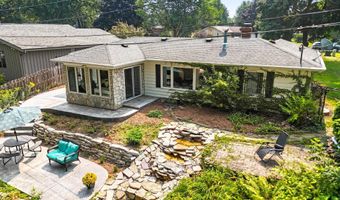 2323 PALISADES Dr, Appleton, WI 54915
