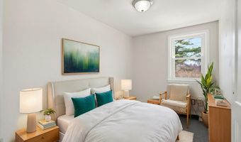 18-20 Genetti Cir, Bedford, MA 01730