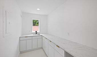 2321 N RICHMOND St, Arlington, VA 22207