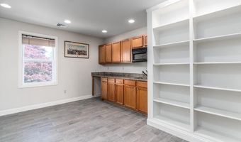 855 Aquidneck Ave 2, Middletown, RI 02842