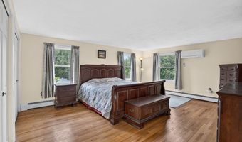 8 Marion Ave, Andover, MA 01810