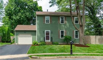 65 Jeri Lynn Cir, Warwick, RI 02886