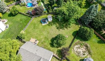 235 Aberdeen Dr, Algonquin, IL 60102