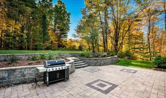 3 Chickadee Ct, Bedford, NH 03110