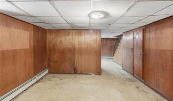 400 Thames St, Bristol, RI 02809
