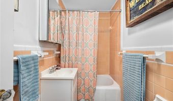 41 Hunter Ave, Newport, RI 02840