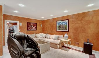 4744 34TH St N, Arlington, VA 22207