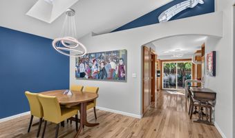 414 Parkside Dr, Ashland, OR 97520