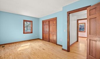 30 Seabreeze Dr, Bourne, MA 02532