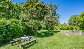 91 Allyn Ln, Barnstable, MA 02630