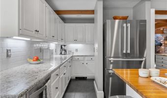 30 Middle Rd, East Greenwich, RI 02818