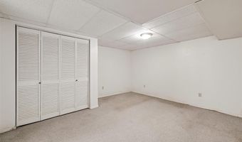 1115 Dutch Mill Dr, Ballwin, MO 63011