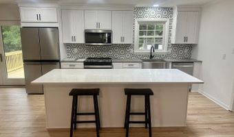 611 E L Ives Dr, Aberdeen, NC 28315