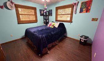 330 Fairview Dr, Aurora, NE 68818