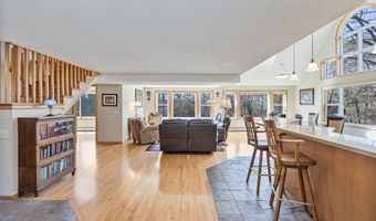1342 Stagecoach Trl S, Afton, MN 55001
