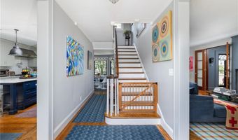 41 Hunter Ave, Newport, RI 02840