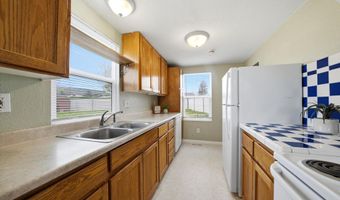 803 9th St, Benton City, WA 99320