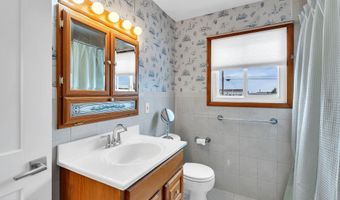 87 Ronald Ave S, Bayville, NJ 08721