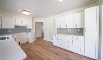 35 DOGWOOD St, West Point, GA 31833