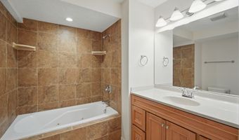 1118 NW Linden St, Ankeny, IA 50023