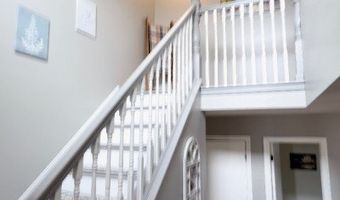 4 Sickle St, Andover, NJ 07801