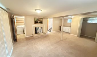 4 Nicholas Dr, Albany, NY 12205