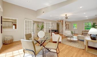 4003 KLOMAN St, Annandale, VA 22003