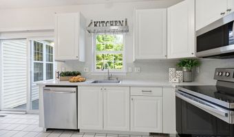 46 Dundee Dr, Cheshire, CT 06410