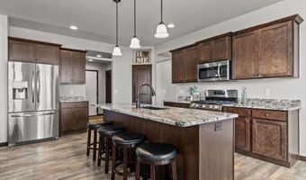2818 W HIDDEN PINE Dr, Appleton, WI 54913